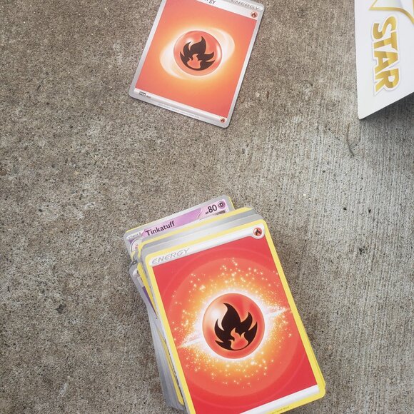 Pokemon TCG Cards - Picture 2 of 6